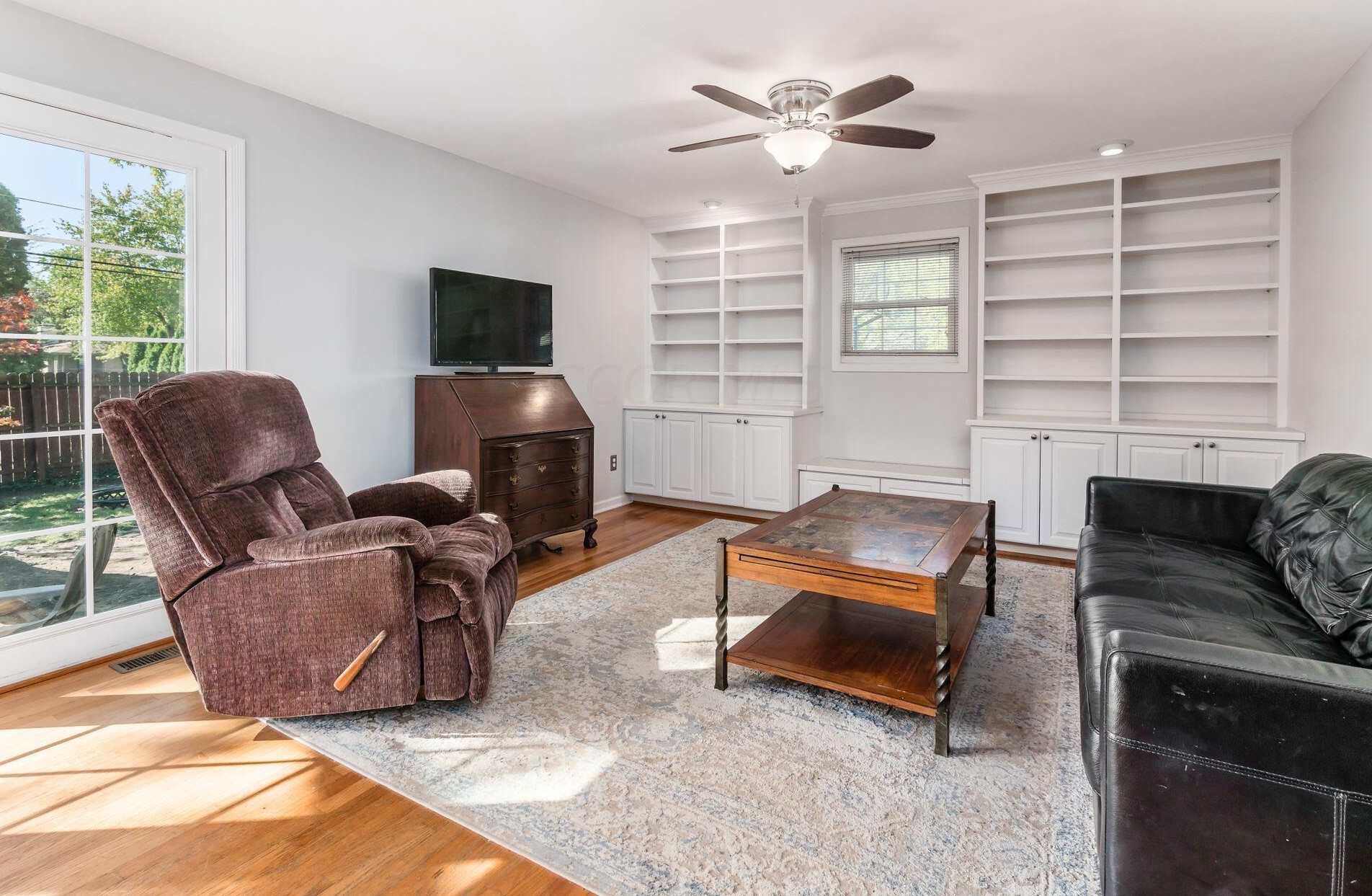 1915 Zollinger Rd, Columbus OH 43221-2914 exterior