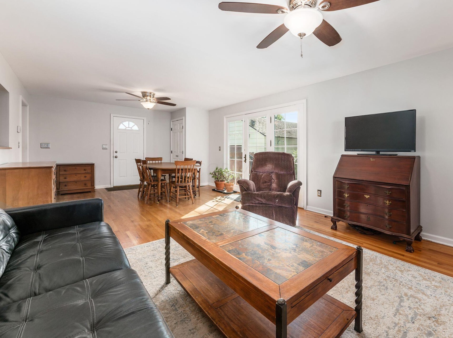 1915 Zollinger Rd, Columbus OH 43221-2914 exterior