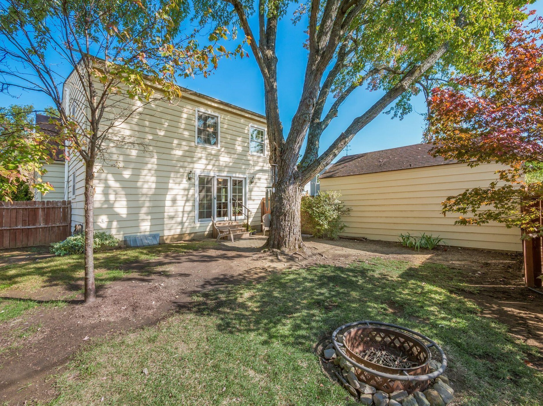 1915 Zollinger Rd, Columbus OH 43221-2914 exterior