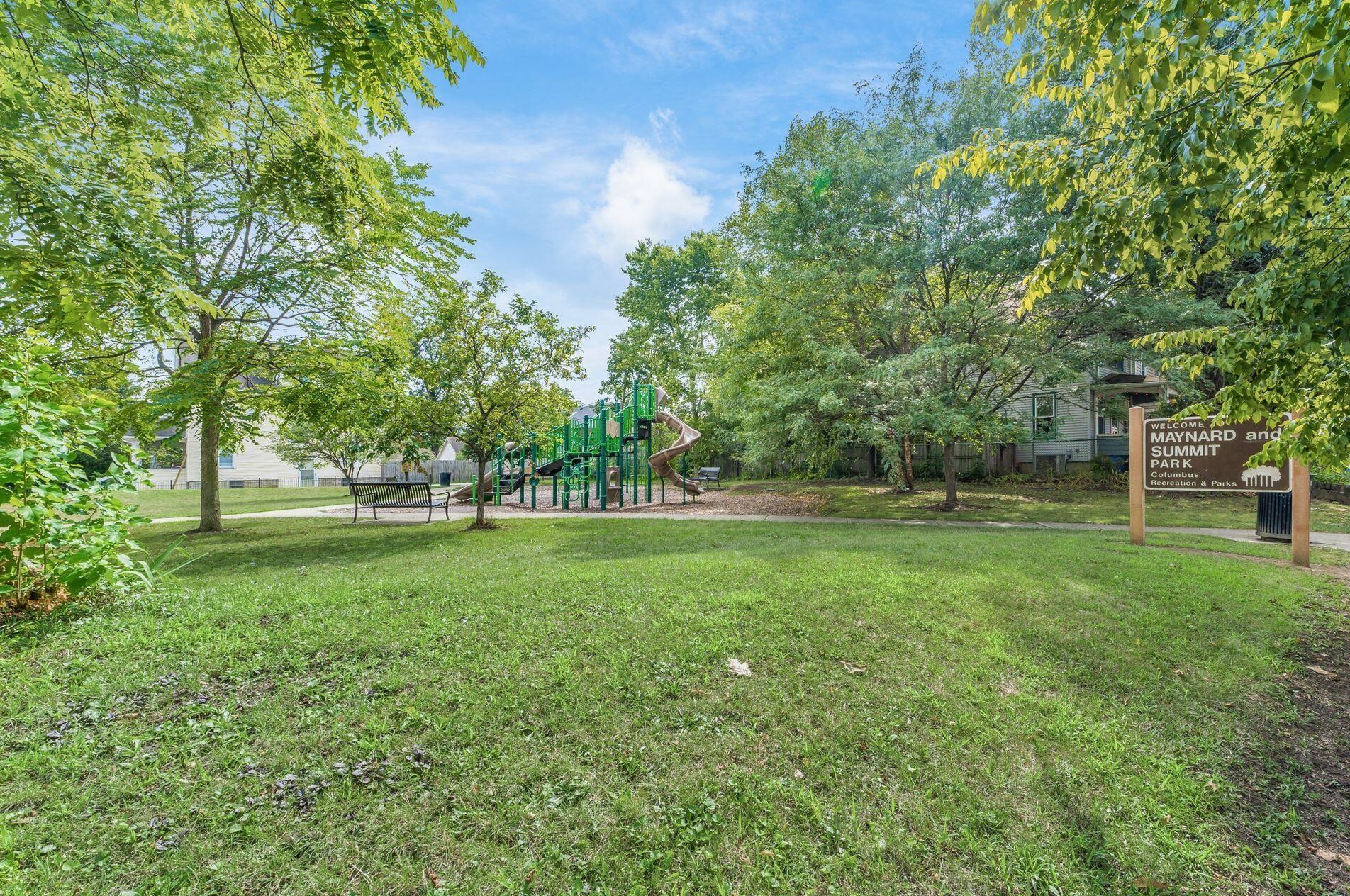 2339 Smt St, Columbus OH 43202-3111 exterior