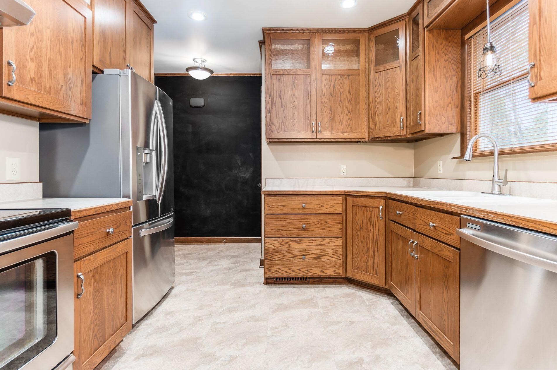 128 Gdn Rd, Columbus OH 43214-2159 exterior