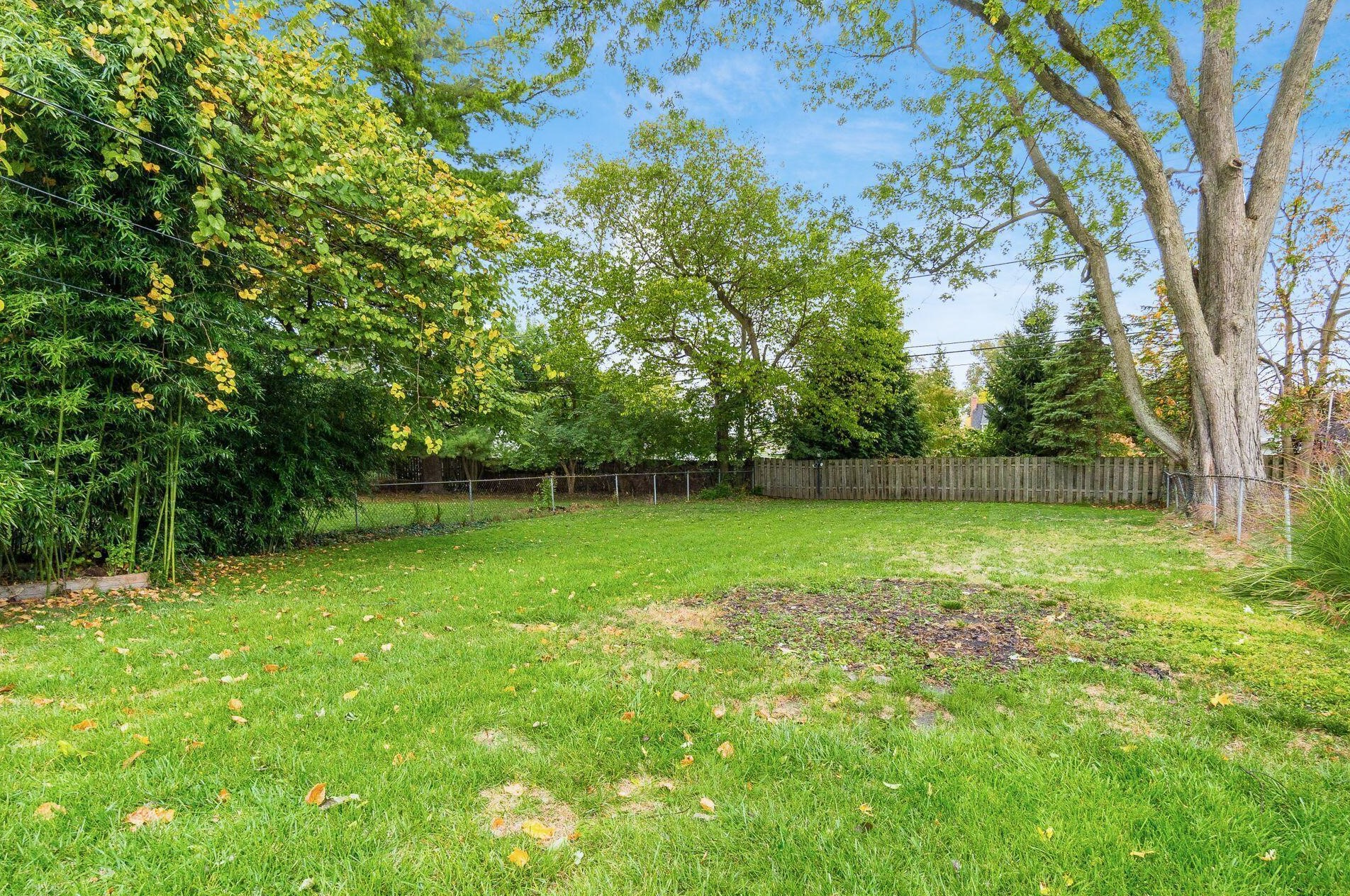 128 Gdn Rd, Columbus OH 43214-2159 exterior