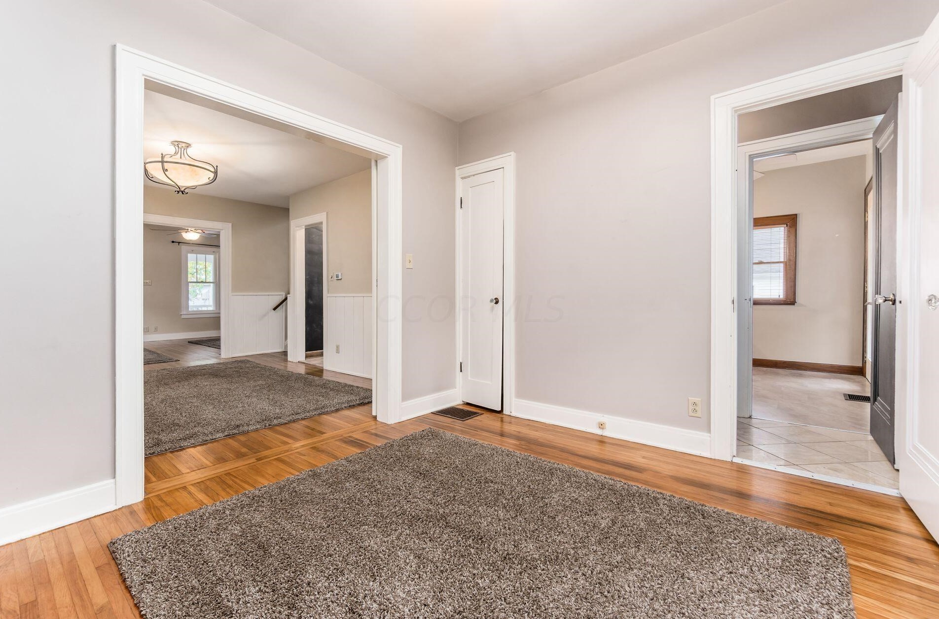 128 Gdn Rd, Columbus OH 43214-2159 exterior