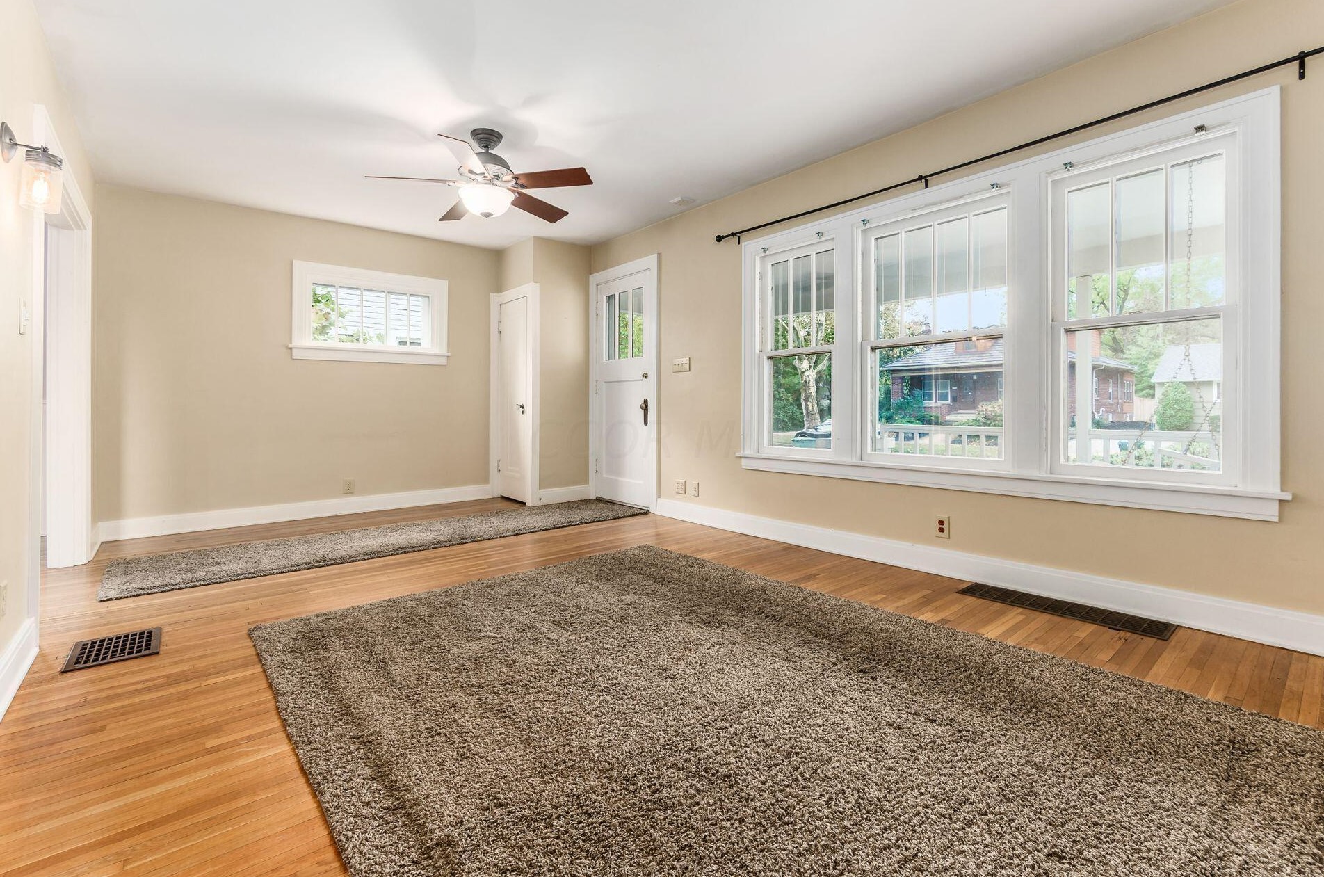 128 Gdn Rd, Columbus OH 43214-2159 exterior