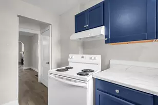 2163 Cleveland Ave, Columbus, OH 43211 - Photo 11