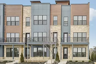 2250 Quarry Trails Dr, Columbus, OH 43228 - Photo 1