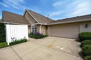6669 Lexington Pl N, Dayton, OH 45424 - Photo 7