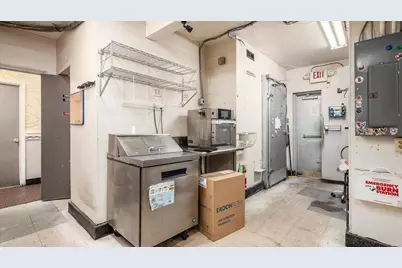 1821 E Wheeling Avenue, Cambridge, OH 43725 - Photo 11