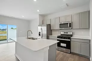 6296 Marinelli Dr S, Columbus, OH 43228 - Photo 7