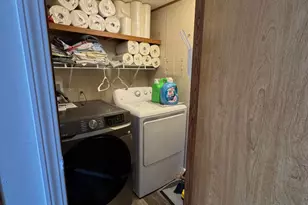 1049 Harmon Ave, Columbus, OH 43223 - Photo 19