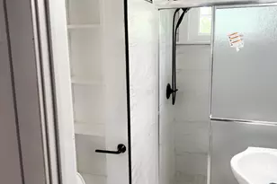 1065 Sunbury Rd, Columbus, OH 43219 - Photo 19