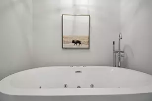 1620 E Broad St, Columbus, OH 43203 - Photo 29