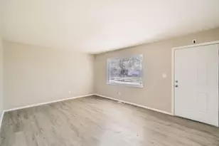 3038 Wadsworth Ct, Columbus, OH 43232 - Photo 7