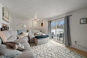 2424 Ravenel Dr, Columbus, OH 43209 - Photo 9