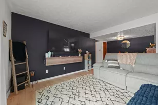 2424 Ravenel Dr, Columbus, OH 43209 - Photo 7