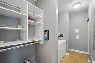 250 Daniel Burnham Square, Columbus, OH 43215 - Photo 33