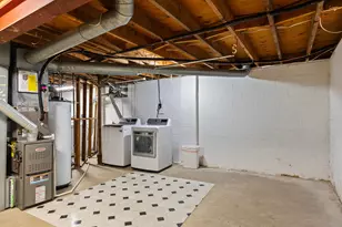 1033 Folkestone Rd, Columbus, OH 43220 - Photo 17