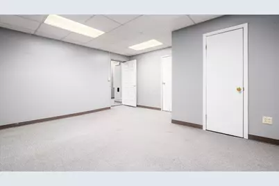 927 Wheeling Avenue, Cambridge, OH 43725 - Photo 19
