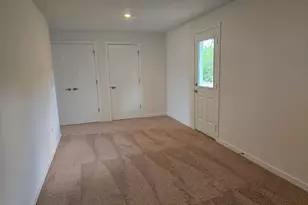 5946 Abernathy Ln, Columbus, OH 43232 - Photo 7