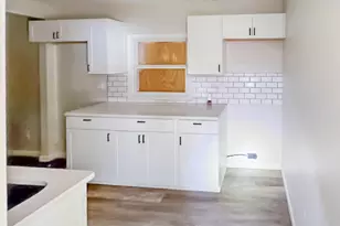 1048 S James Rd, Columbus, OH 43227 - Photo 9