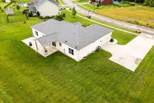 955 McCormick Ave, Circleville, OH 43113 - Photo 3