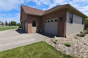 275 Brentwood St, Bucyrus, OH 44820 - Photo 15