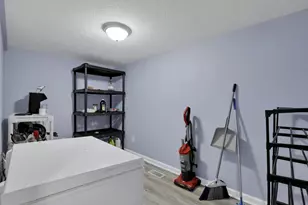 3246 E Deshler Ave, Columbus, OH 43227 - Photo 23