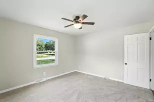 899 Meadowview Dr, Columbus, OH 43224 - Photo 41