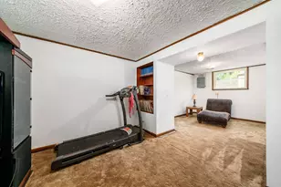2197 Bayfield Dr, Columbus, OH 43229 - Photo 21