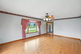 24 W High St, Jeffersonville, OH 43128 - Photo 7