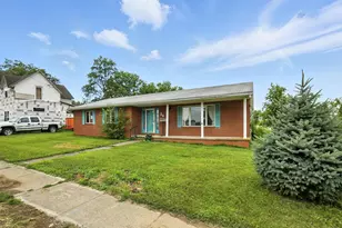 24 W High St, Jeffersonville, OH 43128 - Photo 3