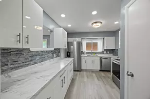 1677 Kenview Rd, Columbus, OH 43209 - Photo 15