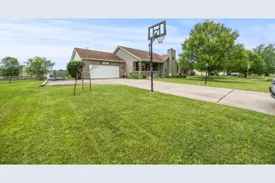 180 Jefferson Ridge Drive, Pataskala, OH 43062 - Photo 3