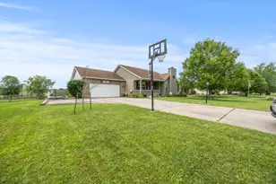 180 Jefferson Ridge Dr, Pataskala, OH 43062 - Photo 3