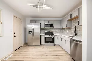 3735 Christie Rd W, Columbus, OH 43207 - Photo 15