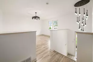 3735 Christie Rd W, Columbus, OH 43207 - Photo 7