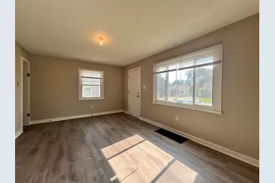 2352 Hiawatha Park Drive, Columbus, OH 43211 - Photo 5