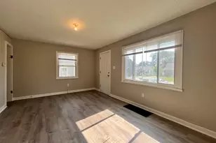 2352 Hiawatha Park Dr, Columbus, OH 43211 - Photo 5