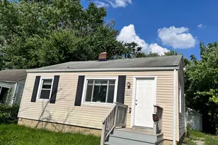 2352 Hiawatha Park Dr, Columbus, OH 43211 - Photo 1