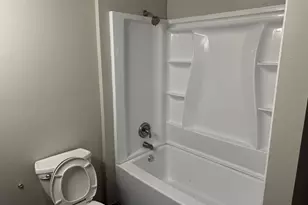 982 E 16th Ave, Columbus, OH 43211 - Photo 5