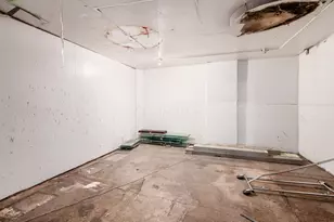 210 W 3rd St, Mansfield, OH 44903 - Photo 13