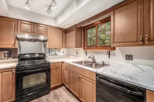 3278 Brookview Way, Columbus, OH 43221 - Photo 9