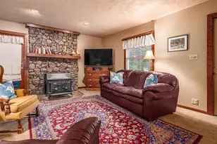 206 Freeman Memorial Dr, Hebron, OH 43025 - Photo 5