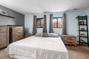 463 E North St, Columbus, OH 43085 - Photo 25