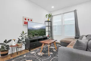 1096 E Sycamore St, Columbus, OH 43206 - Photo 7