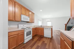 2694 Kantian Dr, Columbus, OH 43219 - Photo 9