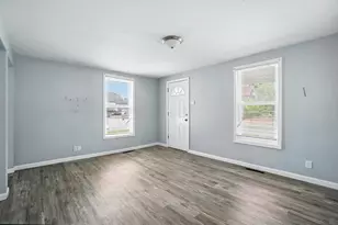 363 Logan St, Circleville, OH 43113 - Photo 5