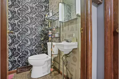 586 E Main Street, Logan, OH 43138 - Photo 19