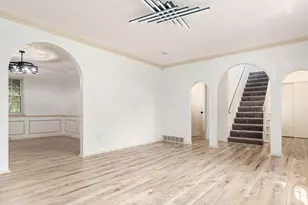 1466 Weybridge Rd, Columbus, OH 43220 - Photo 13