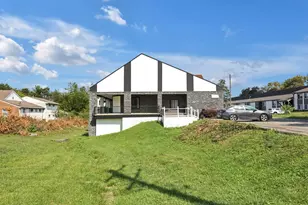 4588 Kenny Rd, Columbus, OH 43220 - Photo 1